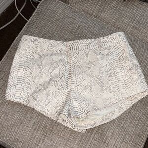 Akira White Snakeskin Patterned Shorts M